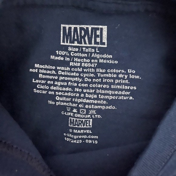 Captain America T-shirt - Picture 2 of 2